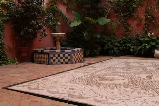 Patio Romano